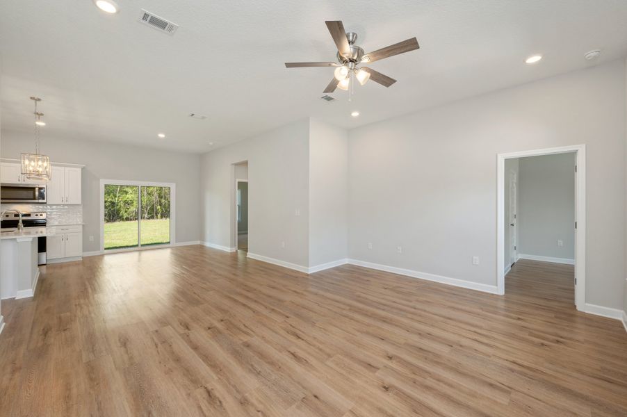 Representative unfurnished interior of a home built from the Savannah by CJL Homes in Oak Hollow, Crestview (Image 14).