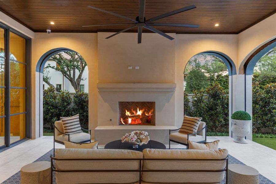 Exterior details and patio area of a home in Highland Park, Highland Park (Image 21).