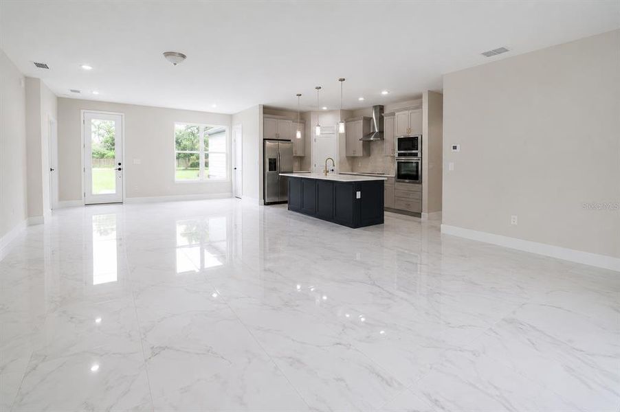 Spacious, unfurnished interior of a new home in Ocala Waterway / Kingsland Country Estates, Ocala (Image 19). Spacious, unfurnished interior of a new home in Ocala Waterway / Kingsland Country Estates, Ocala (Image 19).