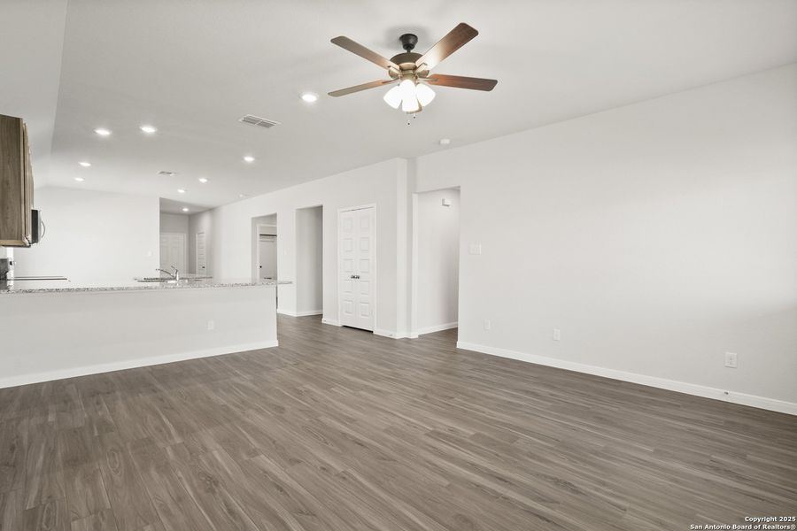 Spacious, unfurnished interior of a new home in Swenson Heights, Seguin (Image 27). Spacious, unfurnished interior of a new home in Swenson Heights, Seguin (Image 27).
