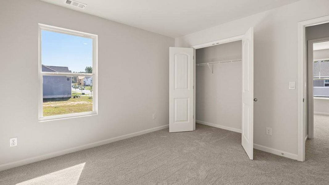 Spacious, unfurnished interior of a new home in , Union City (Image 36).