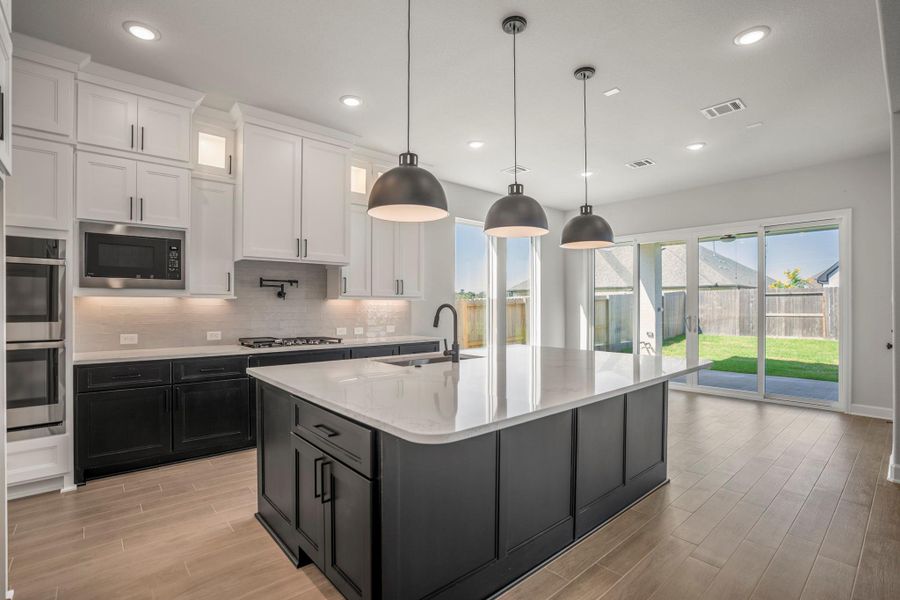 Furnished interior view inside a new home in Sienna 70′ Lots, Missouri City (Image 7).