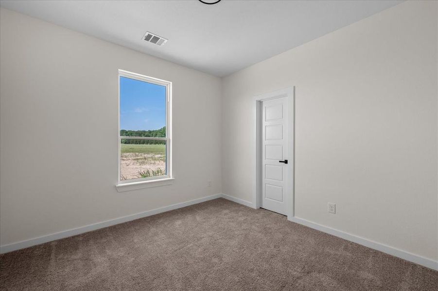 Spacious, unfurnished interior of a new home in , Leonard (Image 29).