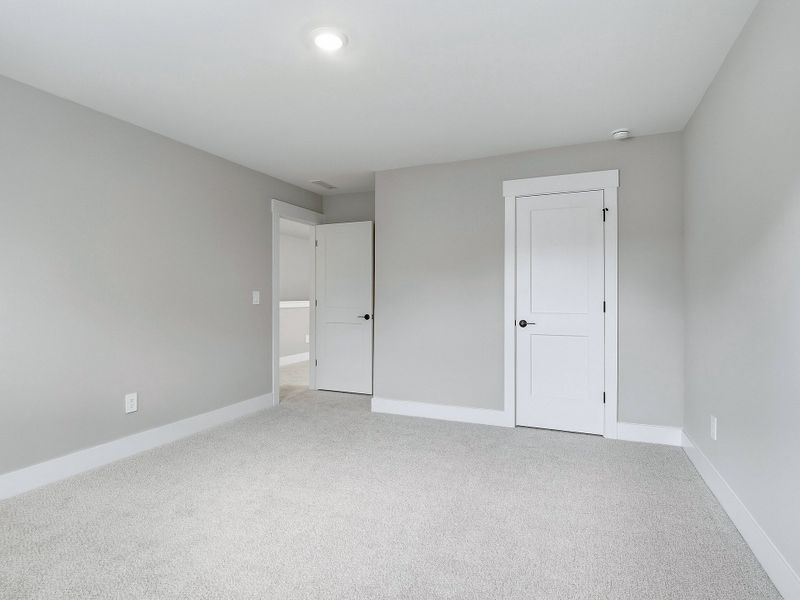 Spacious, unfurnished interior of a new home in Watkins Glen, Raleigh (Image 19).