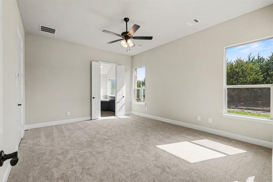 Spacious, unfurnished interior of a new home in Sagebrush Addition, Midlothian (Image 16).