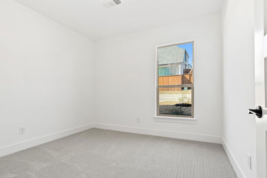 Spacious, unfurnished interior of a new home in Cottonwood Creek, Rowlett (Image 36).