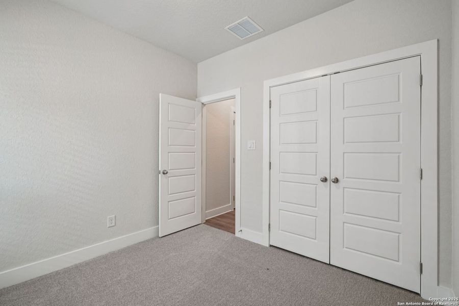 Spacious, unfurnished interior of a new home in Comanche Ridge, San Antonio (Image 24). Spacious, unfurnished interior of a new home in Comanche Ridge, San Antonio (Image 24).