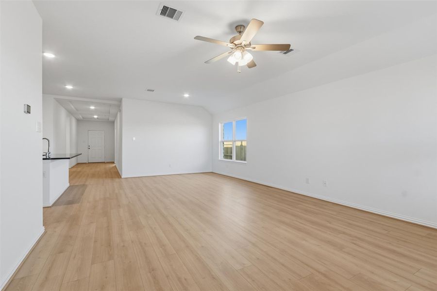 Spacious, unfurnished interior of a new home in Oakwood Estates, Waller (Image 25). Spacious, unfurnished interior of a new home in Oakwood Estates, Waller (Image 25).