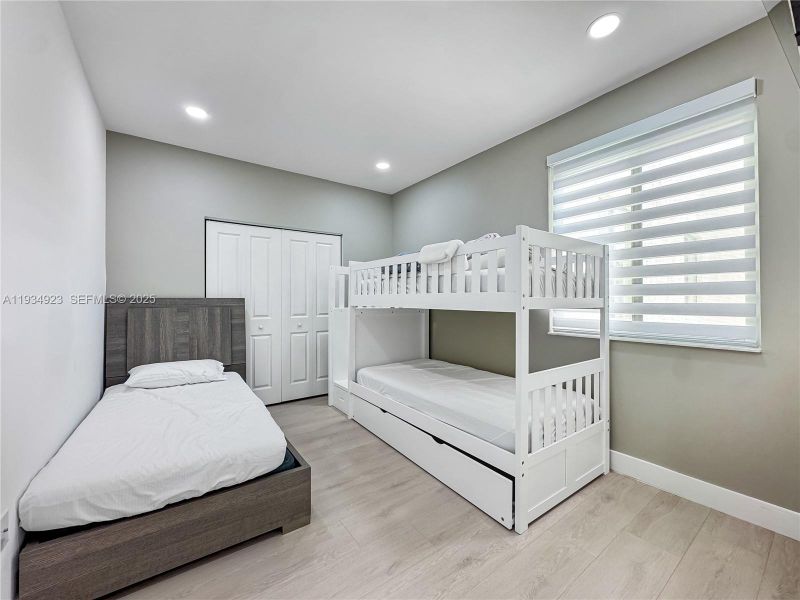 Furnished interior view inside a new home in , Doral (Image 10).