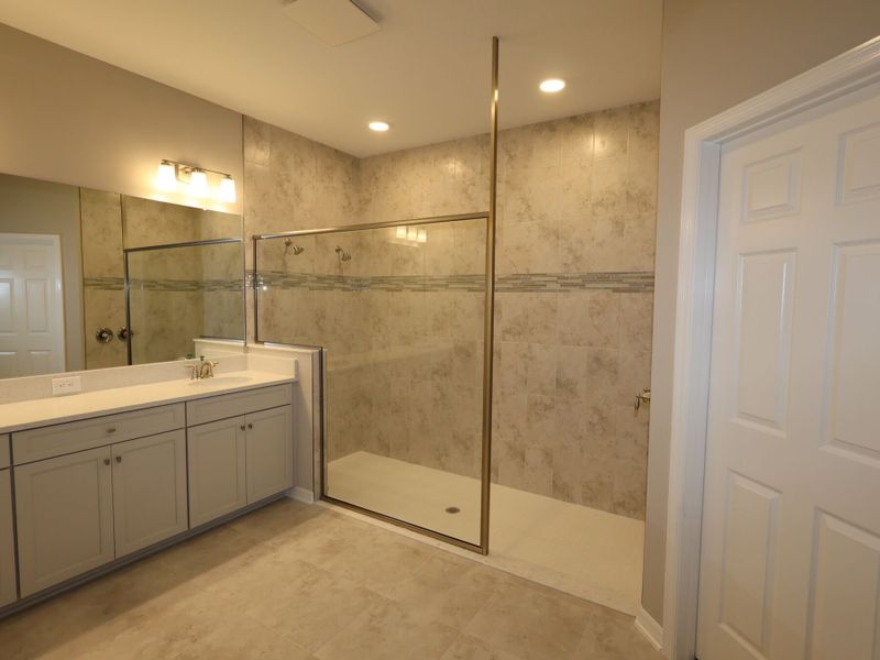 Owner's Bathroom Owner's Bathroom