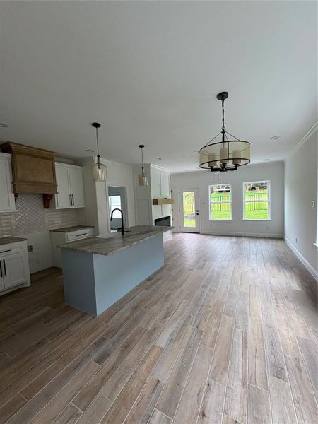 Spacious, unfurnished interior of a new home in , Conroe (Image 22).