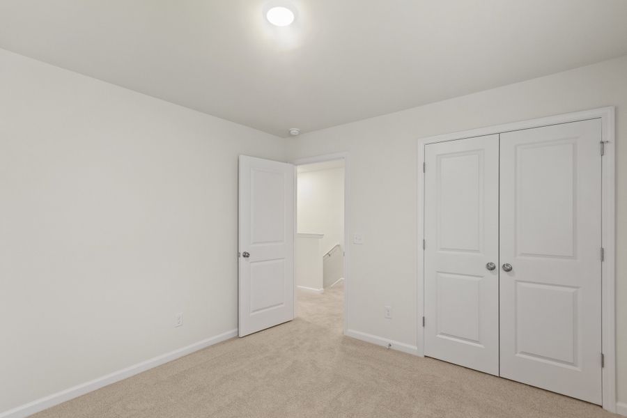 Spacious, unfurnished interior of a new home in Hitchcock Preserve, Aiken (Image 8).