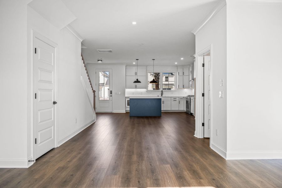 Spacious, unfurnished interior of a new home in Hayes Park, Johns Island (Image 38).