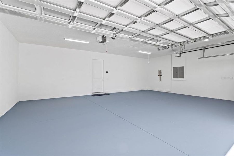 Spacious, unfurnished interior of a new home in , Malabar (Image 37).