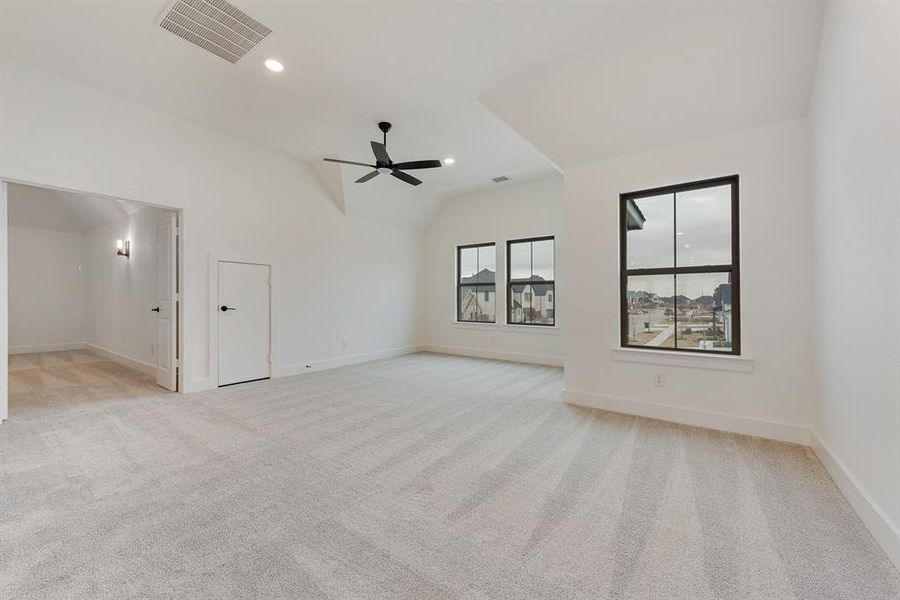 Spacious, unfurnished interior of a new home in Estates at Rockhill, Frisco (Image 30).