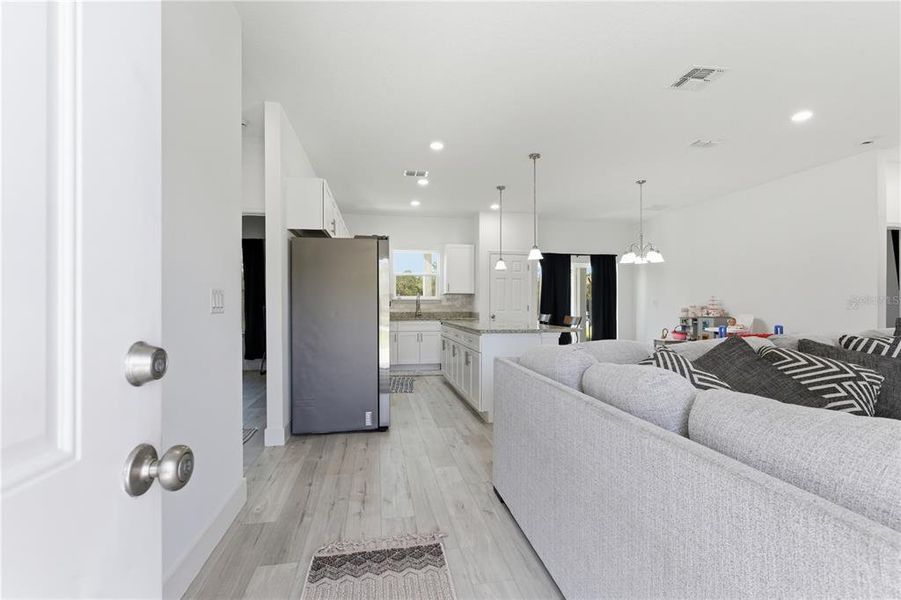 Furnished interior view inside a new home in , Ocklawaha (Image 12).