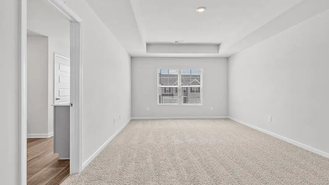 Spacious, unfurnished interior of a new home in Echo Glen, Stockbridge (Image 15).