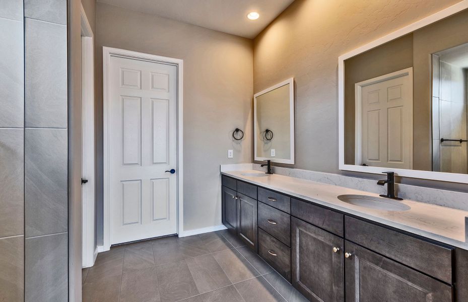 Furnished interior view inside a new home in Vistoso Canyon Estates, Oro Valley (Image 10).