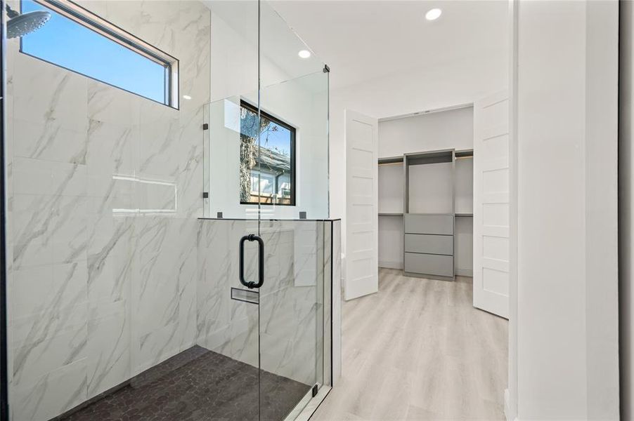 Furnished interior view inside a new home in , Dallas (Image 9).