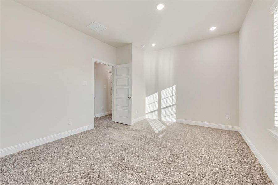 Spacious, unfurnished interior of a new home in Sutton Fields, Celina (Image 17).