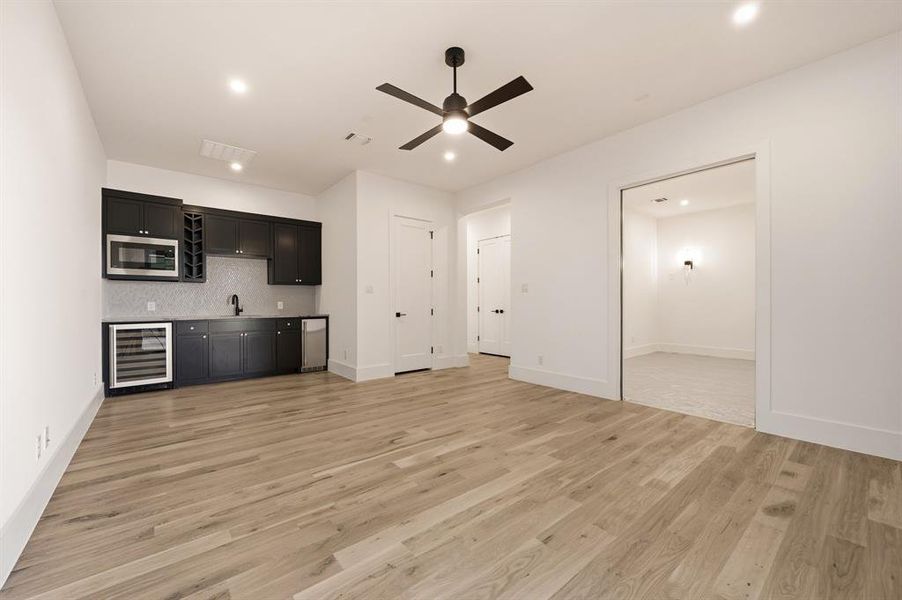 Spacious, unfurnished interior of a new home in Fleming Pointe, Fort Worth (Image 20). Spacious, unfurnished interior of a new home in Fleming Pointe, Fort Worth (Image 20).