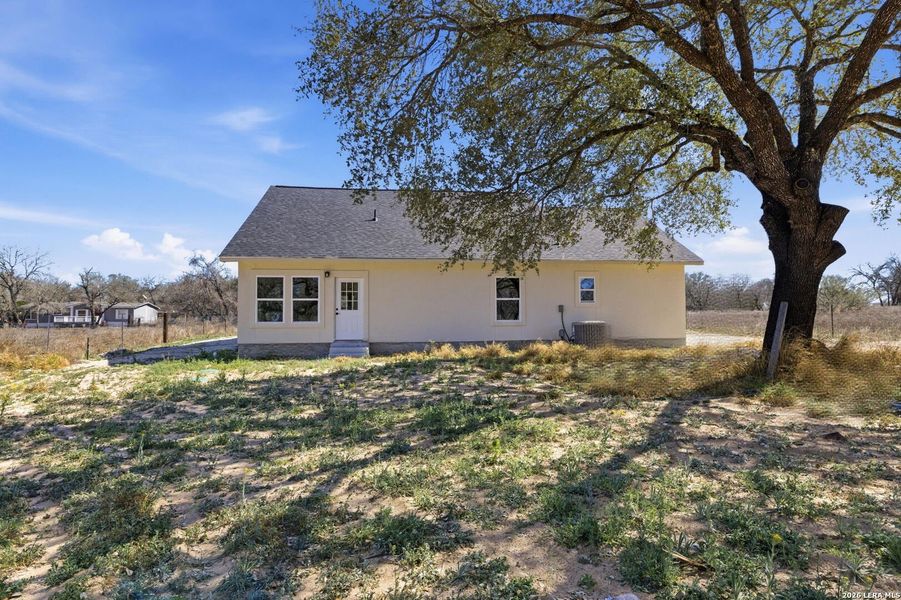 Exterior details and patio area of a home in , Floresville (Image 25).