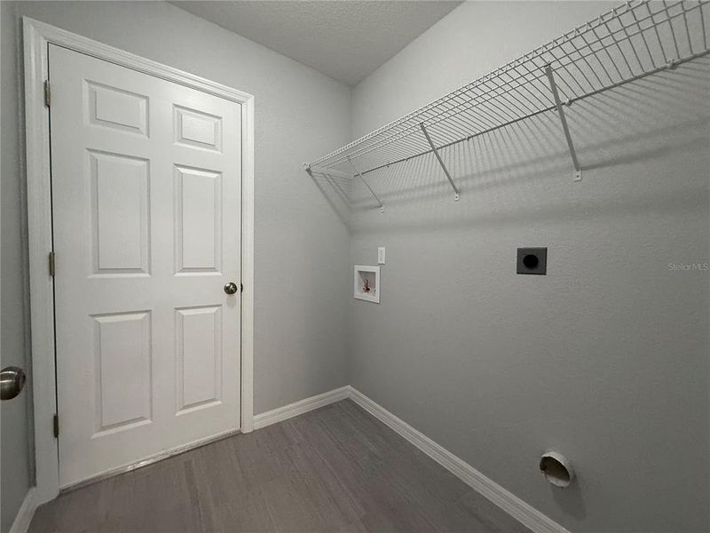 Spacious, unfurnished interior of a new home in , Ocala (Image 11).