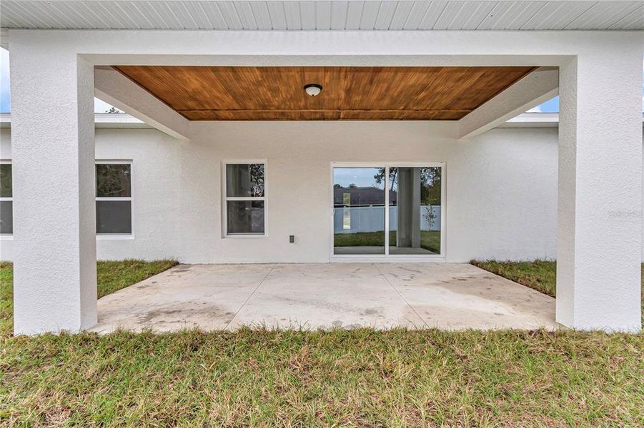 Exterior details and patio area of a home in , Ocala (Image 26).