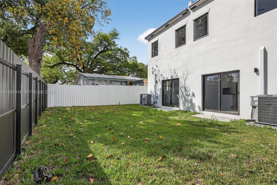 Exterior details and patio area of a home in , Miami (Image 23).