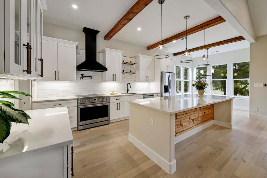 Furnished interior view inside a new home in , Horseshoe Bay (Image 12).