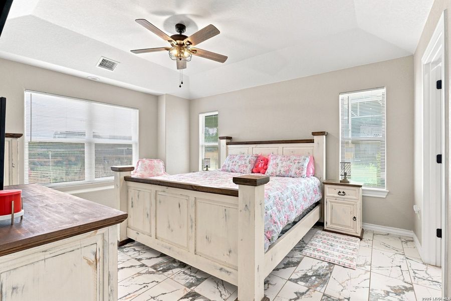 Furnished interior view inside a new home in , Von Ormy (Image 11).