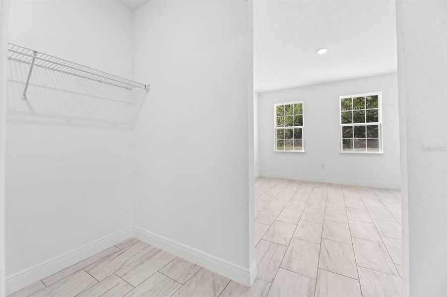 Spacious, unfurnished interior of a new home in , Citrus Springs (Image 48).