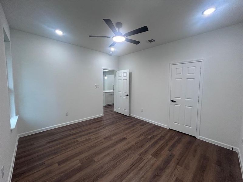 Spacious, unfurnished interior of a new home in , Granbury (Image 17). Spacious, unfurnished interior of a new home in , Granbury (Image 17).