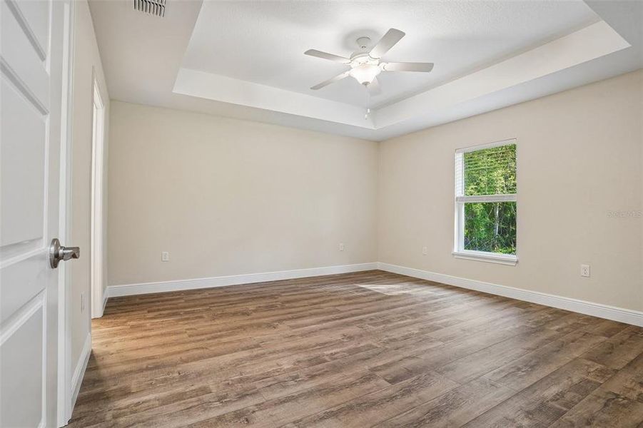Spacious, unfurnished interior of a new home in , Citrus Springs (Image 22).
