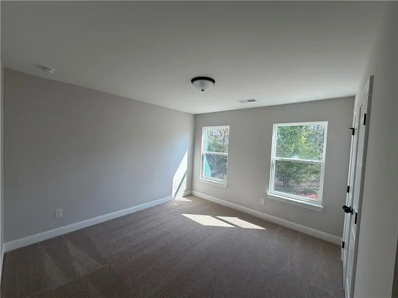 Spacious, unfurnished interior of a new home in Villas at Dawsonville, Dawsonville (Image 10).