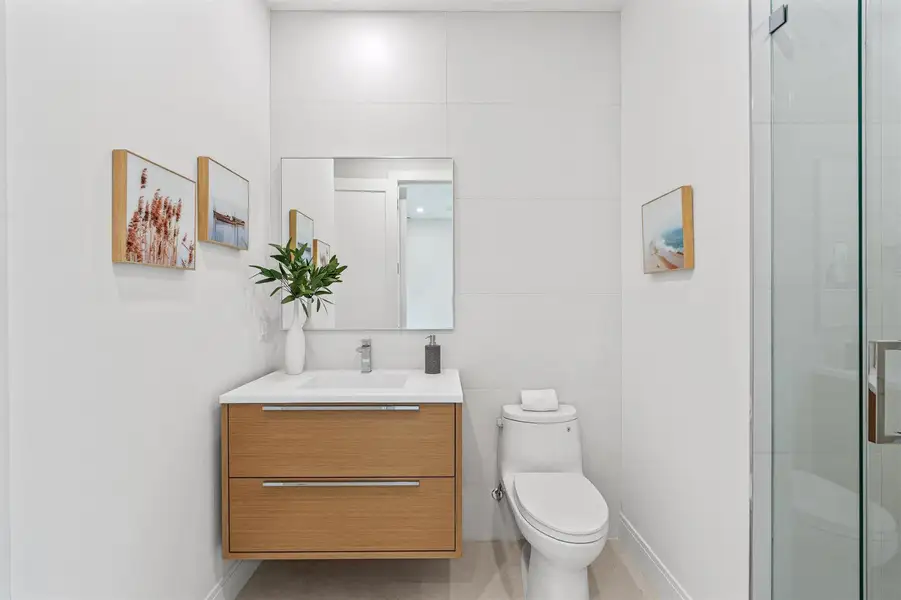 BATHROOM_3_DT BATHROOM_3_DT