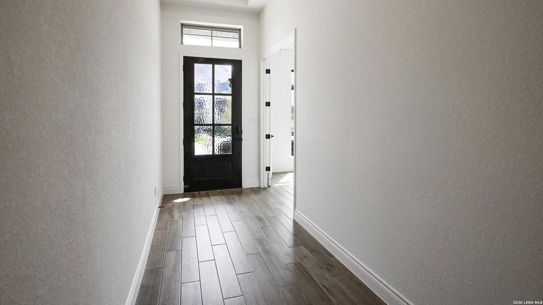 Spacious, unfurnished interior of a new home in Legacy at Lake Dunlap, New Braunfels (Image 17).