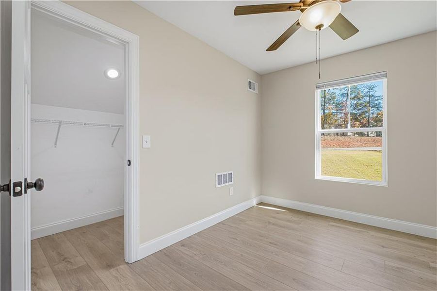 Spacious, unfurnished interior of a new home in , Dahlonega (Image 49).