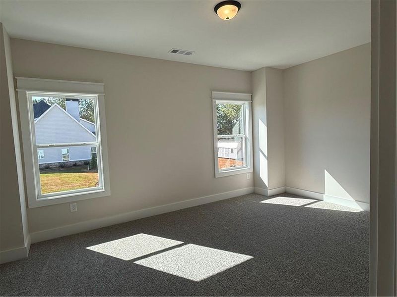 Spacious, unfurnished interior of a new home in , Waleska (Image 14).