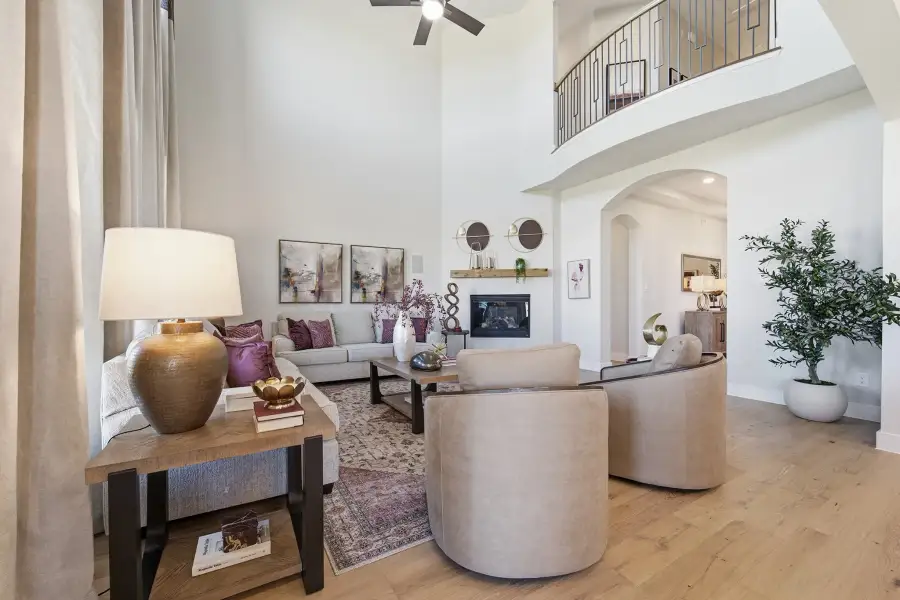 Representative furnished interior of a home built from the Laguna III by CastleRock Communities in Lakesong, Grand Prairie (Image 31).