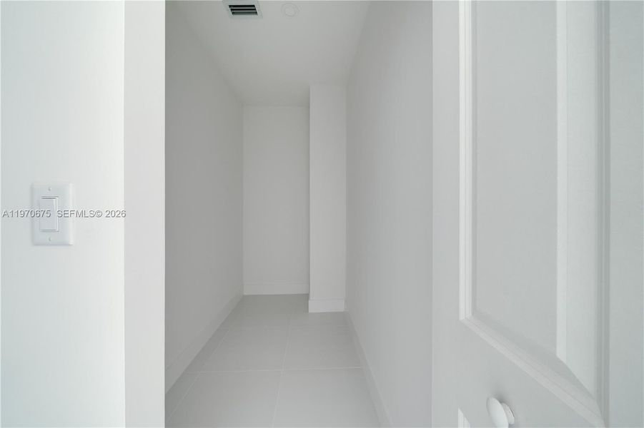 Spacious, unfurnished interior of a new home in , Miami (Image 19).