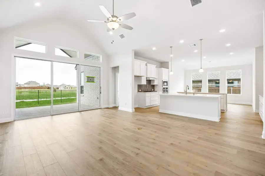 Spacious, unfurnished interior of a new home in Oaks of North Grove, Waxahachie (Image 24). Spacious, unfurnished interior of a new home in Oaks of North Grove, Waxahachie (Image 24).