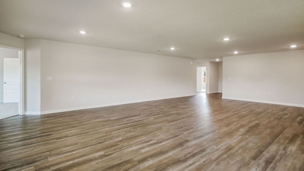 Spacious, unfurnished interior of a new home in The Enclave at Bar W Ranch, Baker (Image 18).