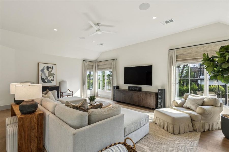 Furnished interior view inside a new home in , Malakoff (Image 34).