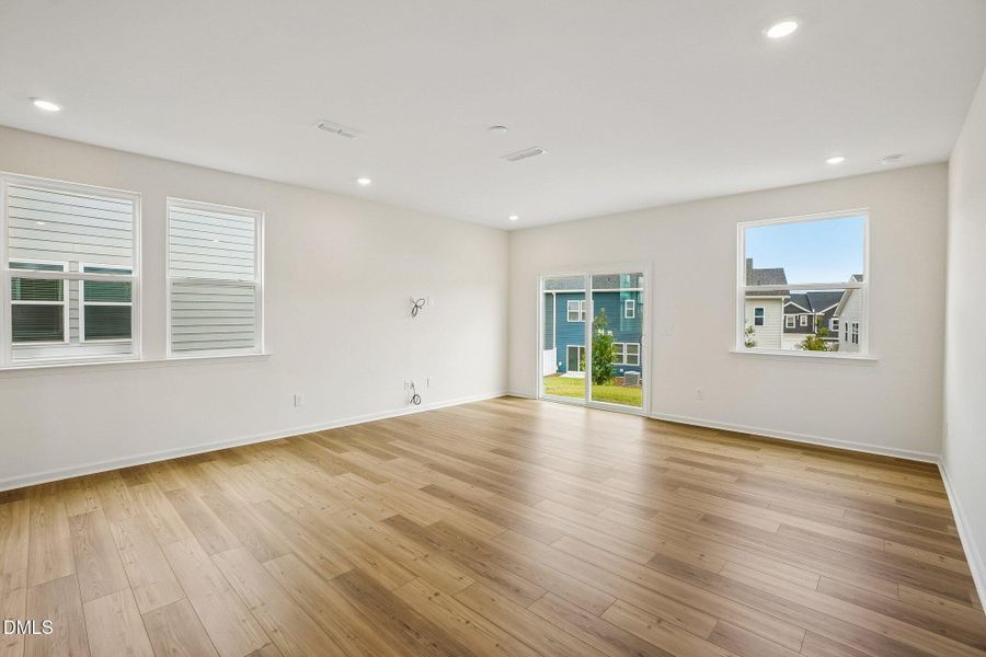 6-web-or-mls-Oakdale Dr-S3006-006 6-web-or-mls-Oakdale Dr-S3006-006