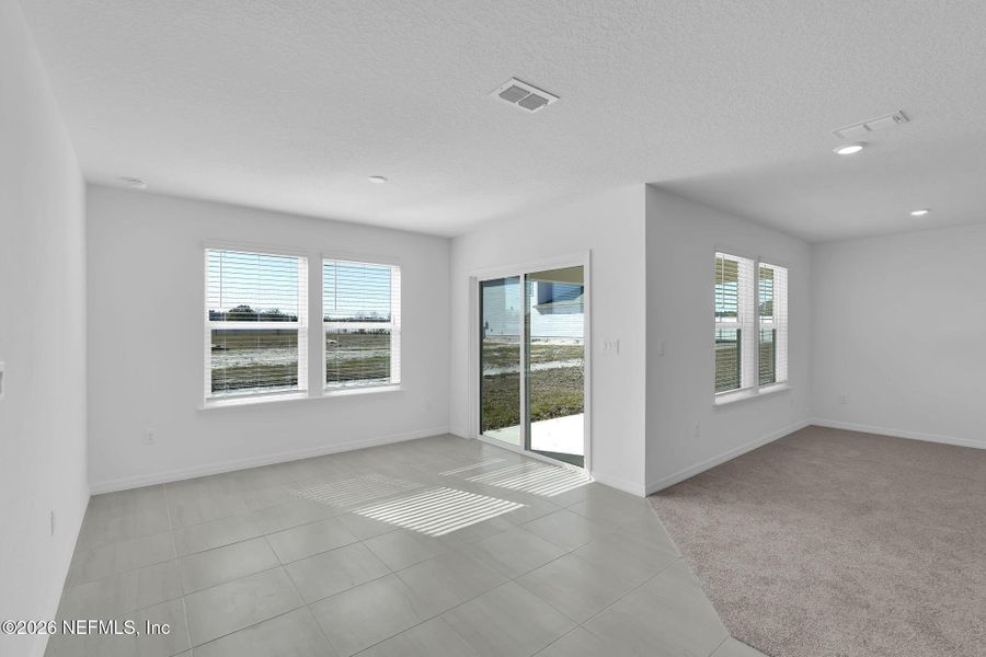 Spacious, unfurnished interior of a new home in Wells Landing, Jacksonville (Image 19).