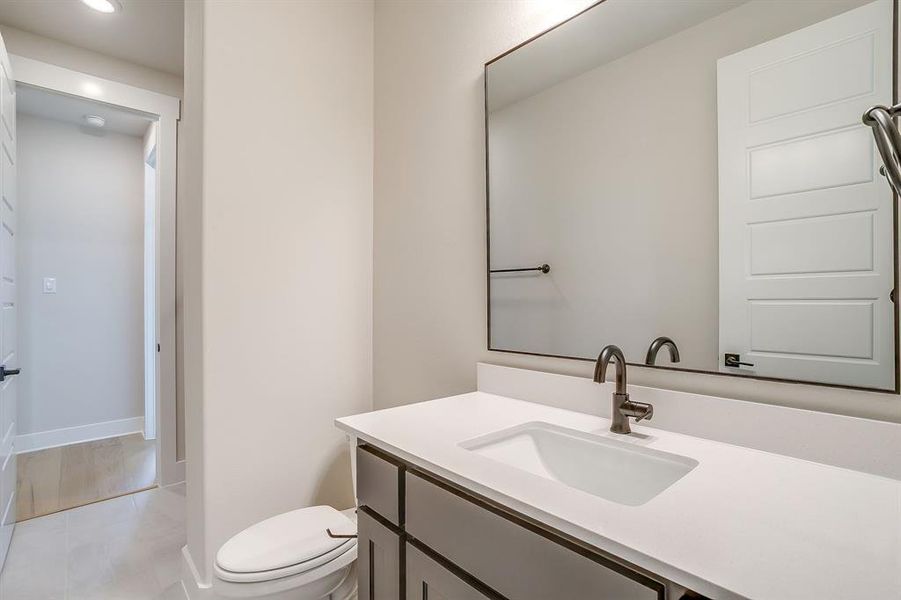 Furnished interior view inside a new home in Waterfall Ranch Estates, Waxahachie (Image 12).