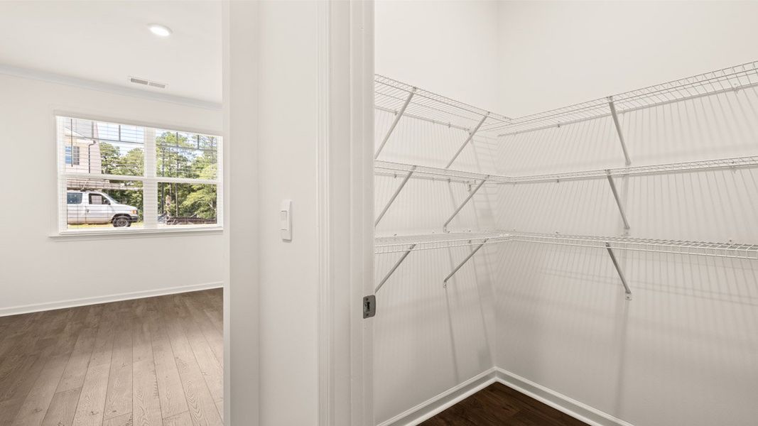 Spacious, unfurnished interior of a new home in Bridle Creek, Locust Grove (Image 18).