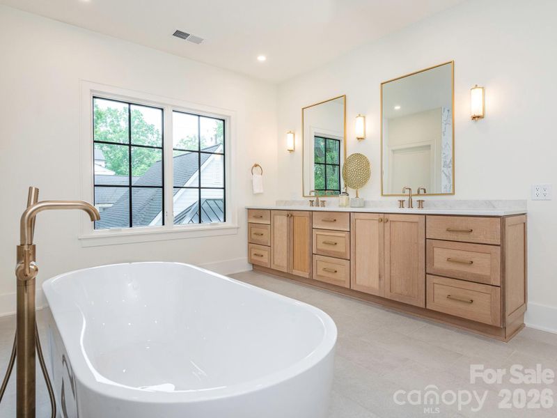 Primary bath