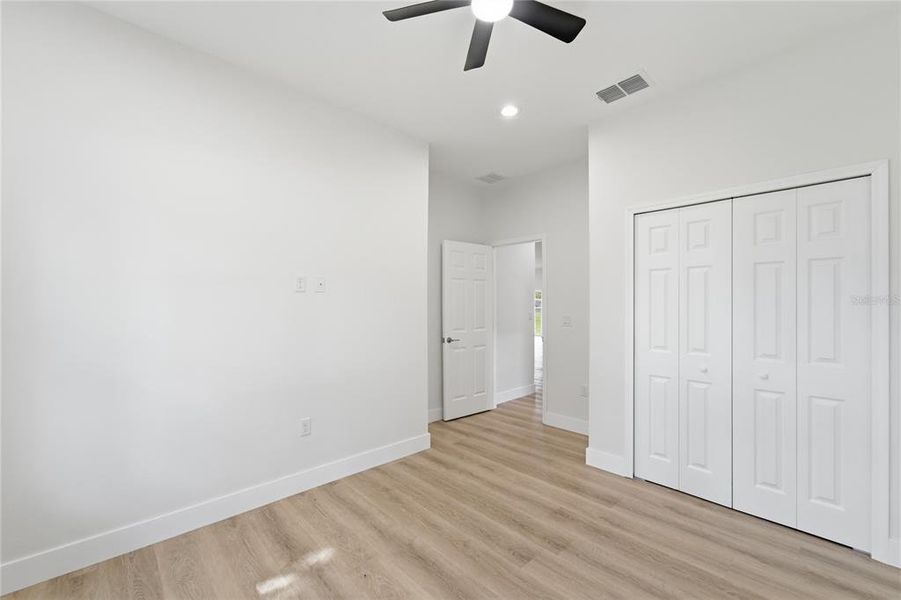 Spacious, unfurnished interior of a new home in , Leesburg (Image 23).
